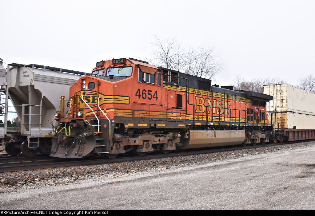 BNSF 4654 Pusher